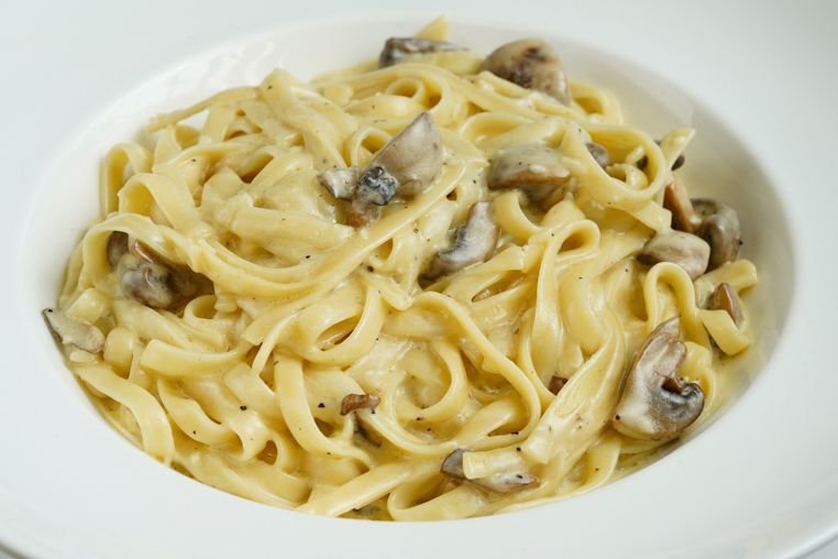 Pan Fettuccini Alfredo
